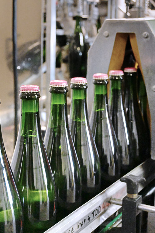 Chaine de tirage au Champagne Loriot Père et Fils à Villers-sous-Châtillon
